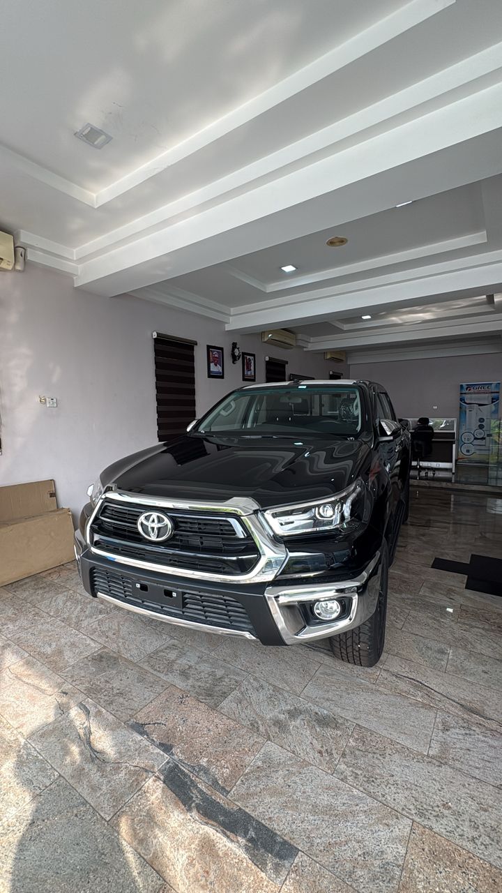 2024 Toyota Hilux AWD
